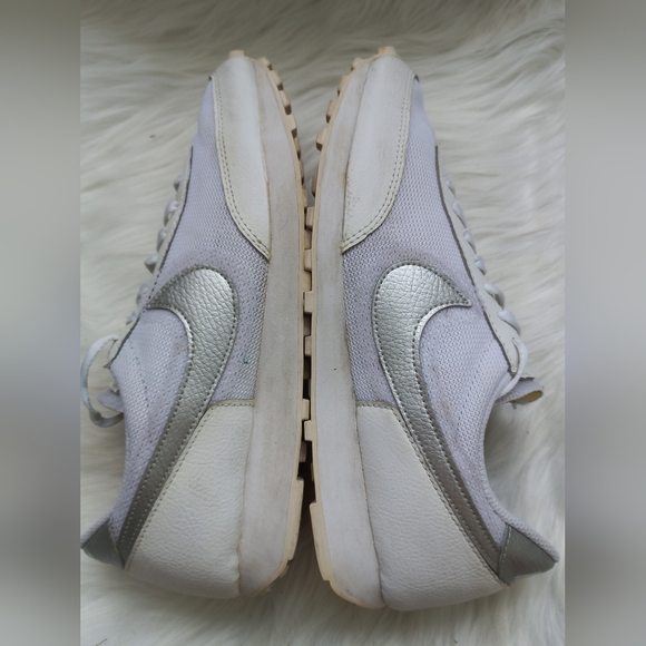 Nike Women's Daybreak 'White Metallic Silver Sneakers Size 9 US - Picture 6 of 17